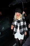 th_91083_celeb-city.eu_Christina_Aguilera_out_and_about_in_Beverly_Hills_018_123_260lo.JPG