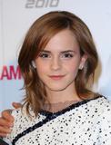 http://img215.imagevenue.com/loc1082/th_59788_EmmaWatson_TheNationalMovieAwards2010atTheRoyalFestivalHallinLondon_May262010a095_122_1082lo.jpg