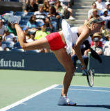 http://img215.imagevenue.com/loc164/th_56088_Maria_Sharapova_RUS_02257_123_164lo.jpg