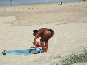 Beach bikini shots of spying girls on the beach63gvbxxv54.jpg