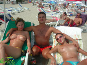 Mix1.-Beach-in-Romania-on-the-Black-Sea-d51h8shd1m.jpg