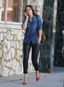 http://img215.imagevenue.com/loc600/th_056313107_Mandy_Moore_out_in_Beverly_Hills4_122_600lo.jpg